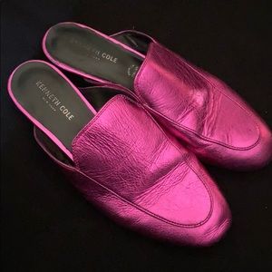 Kenneth Cole Wallice magenta mule
